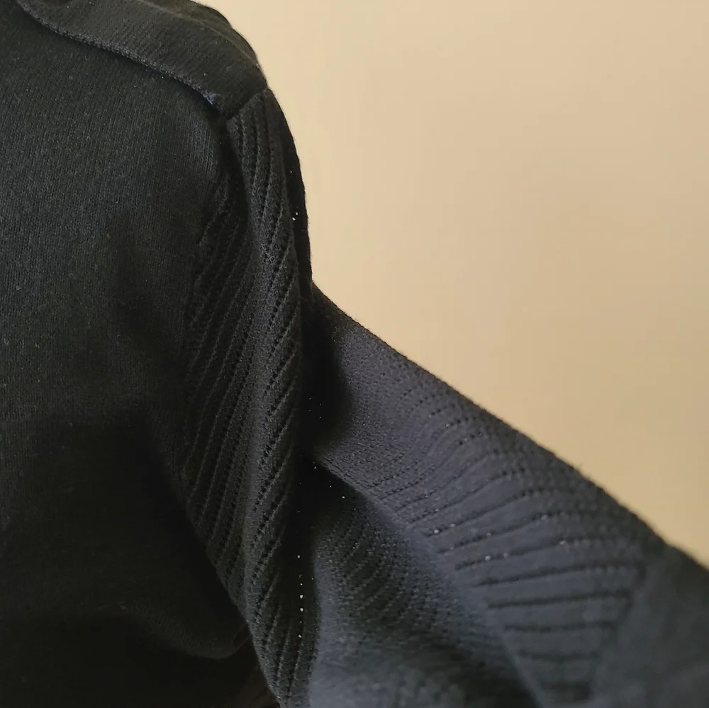 Black turtle neck sweater size M with gold buttons - Picture 3 of 5